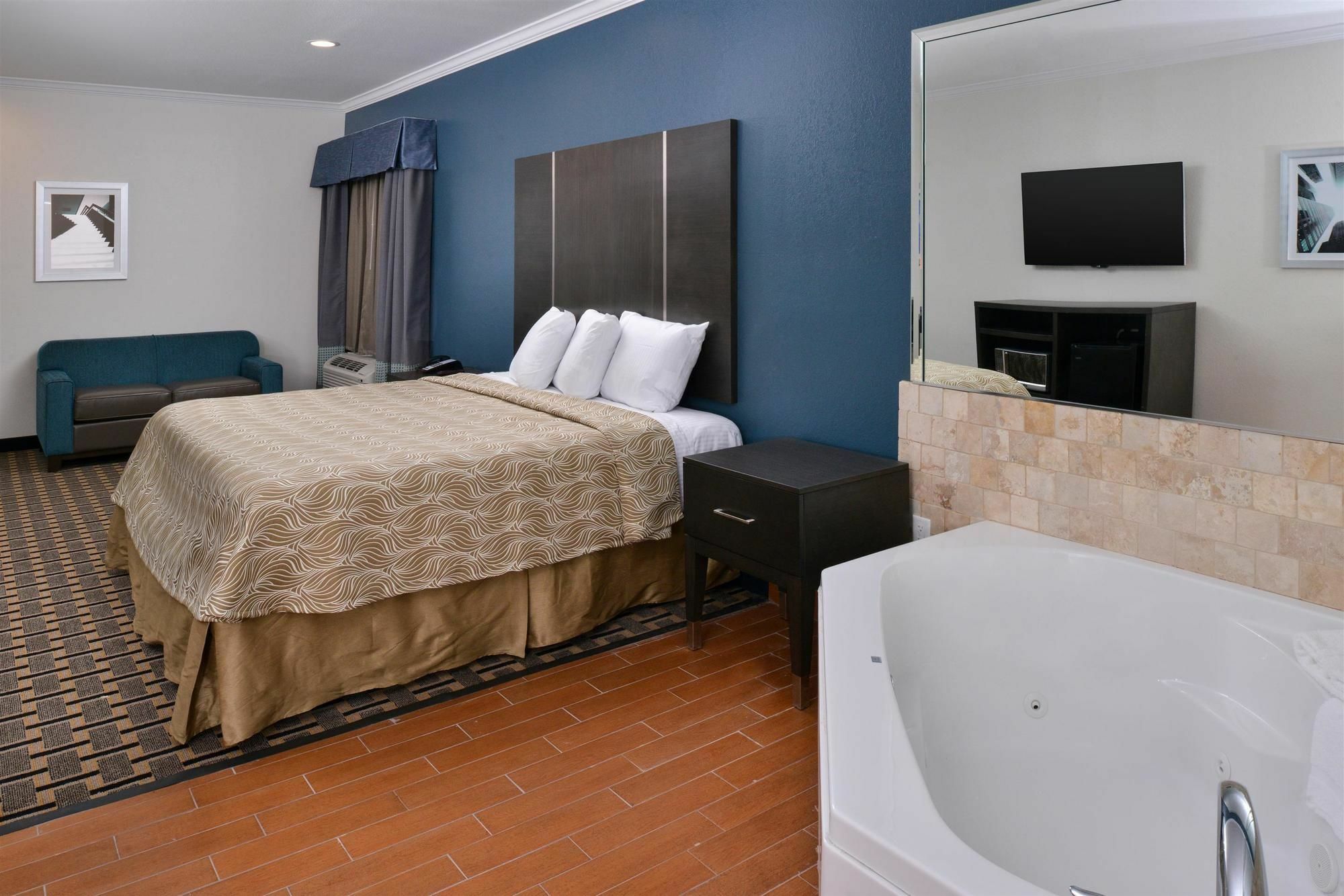 Regency Inn & Suites- Nw Houston Jersey Village ภายนอก รูปภาพ
