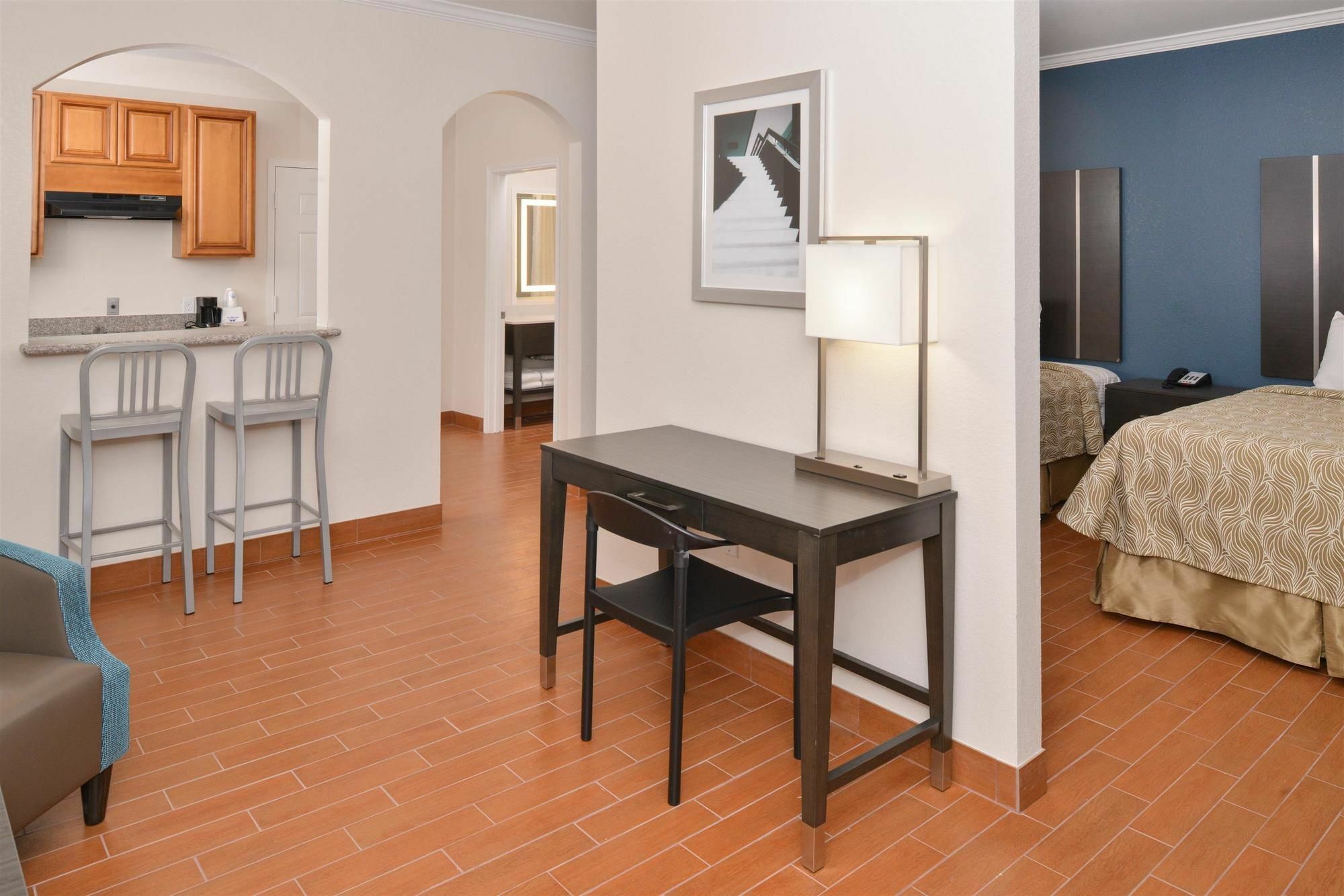 Regency Inn & Suites- Nw Houston Jersey Village ภายนอก รูปภาพ