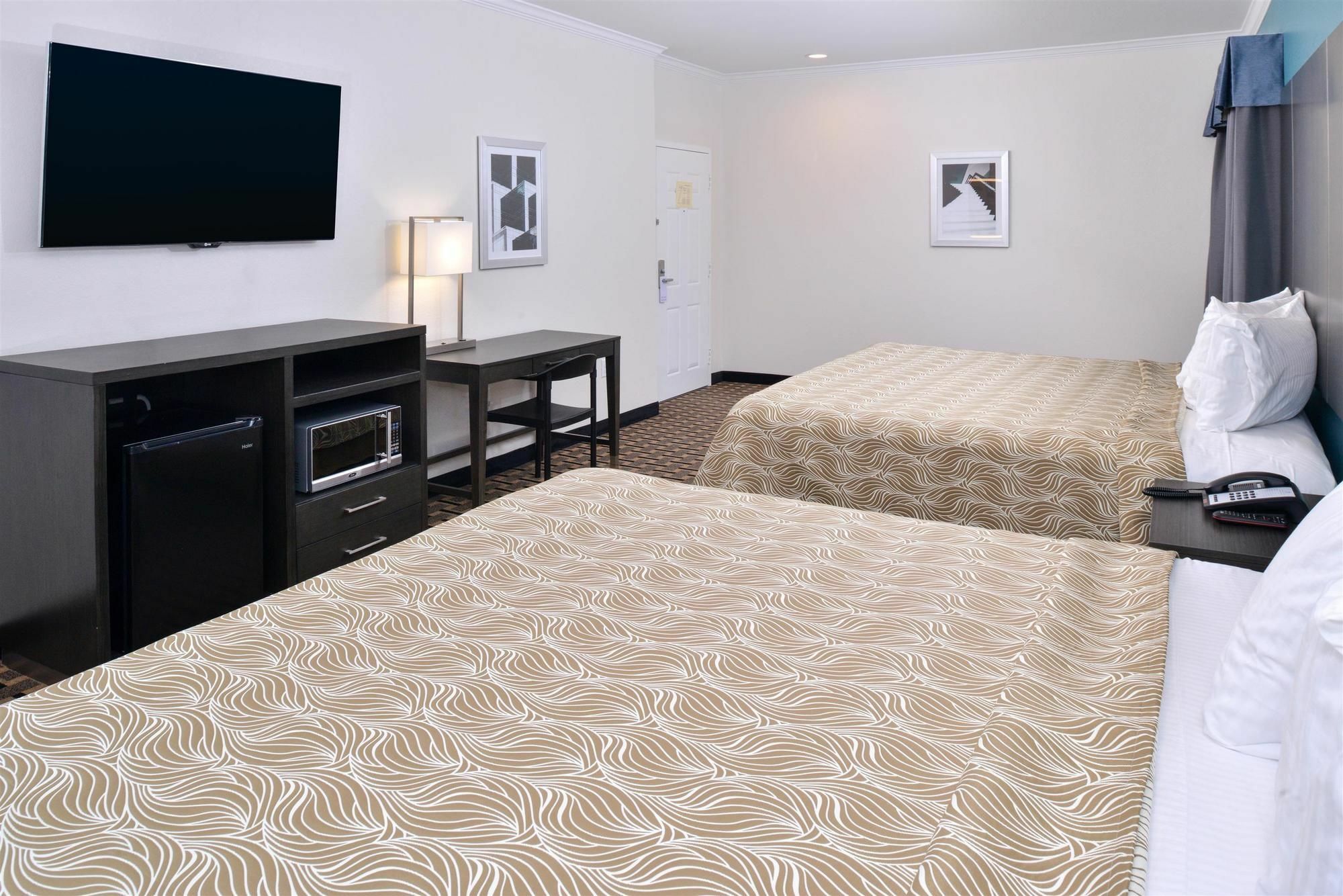 Regency Inn & Suites- Nw Houston Jersey Village ภายนอก รูปภาพ